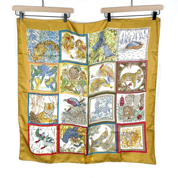 Salvatore Ferragamo Scarf Silk Yellow Animal Motif Print Sz 35 x‎ 35 Women's - Picture 1 of 7